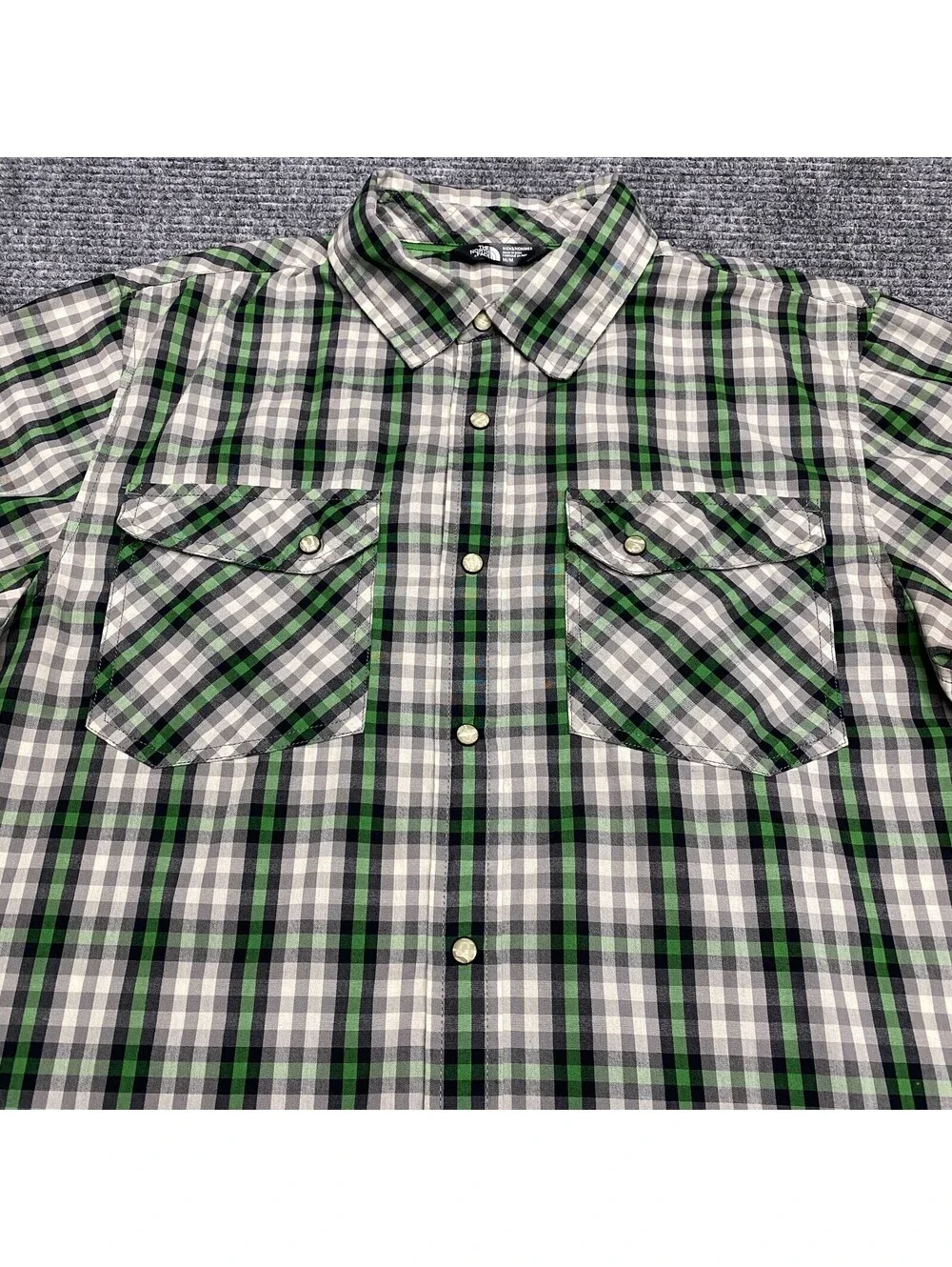 North Face Pearl Snap Shirt Mens M Gray Green Plaid Pockets Short Sleeve Western